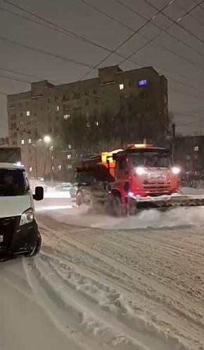 Рабочие в Нижнем Новгороде будут бороться с последствиями снегопада всю ночь